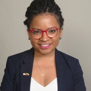 Meet your Posher, Lia
